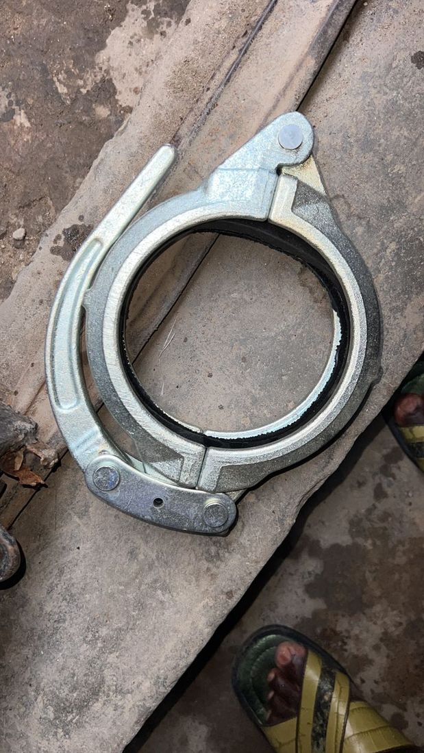 Concrete Pump Snap Clamp — view 2